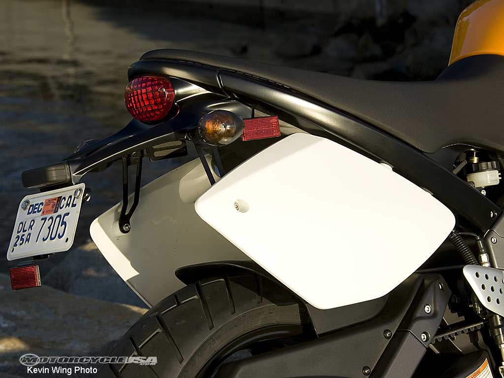 款布尔XB12STT Lightning摩托车图片2