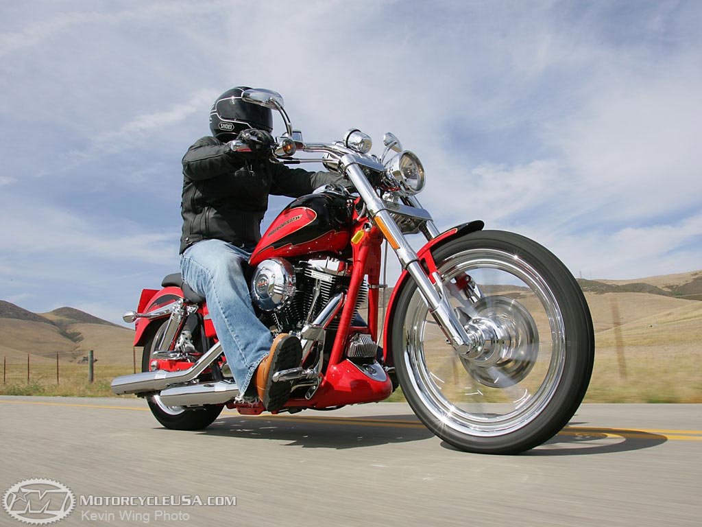 2007款哈雷戴维森Screamin Eagle Road King - FLHRSE3摩托车图片1