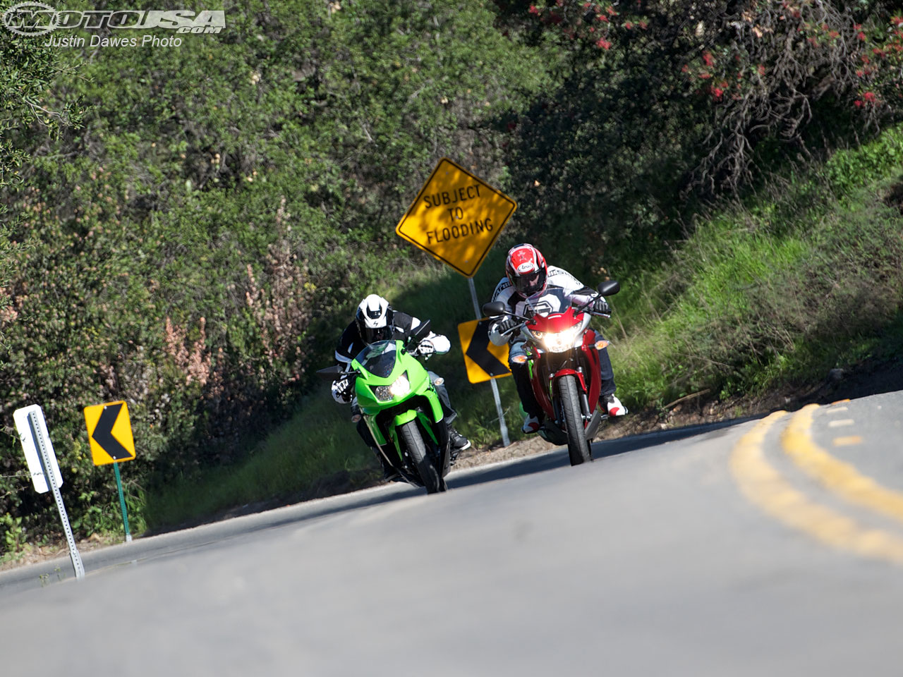 2011款川崎Ninja 250R摩托车图片3