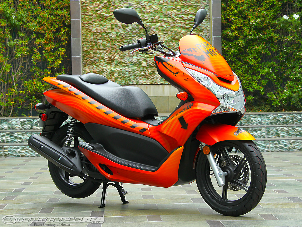 款本田PCX摩托车图片4