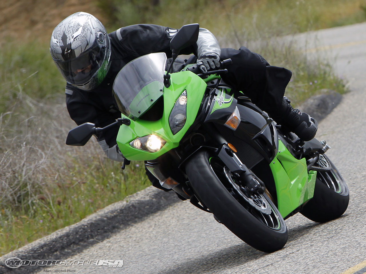 2011款川崎Ninja ZX-6R摩托车图片2