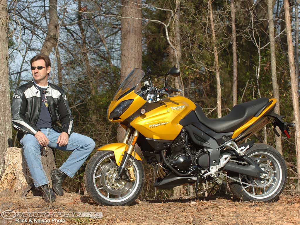 2007款凯旋Tiger摩托车图片3