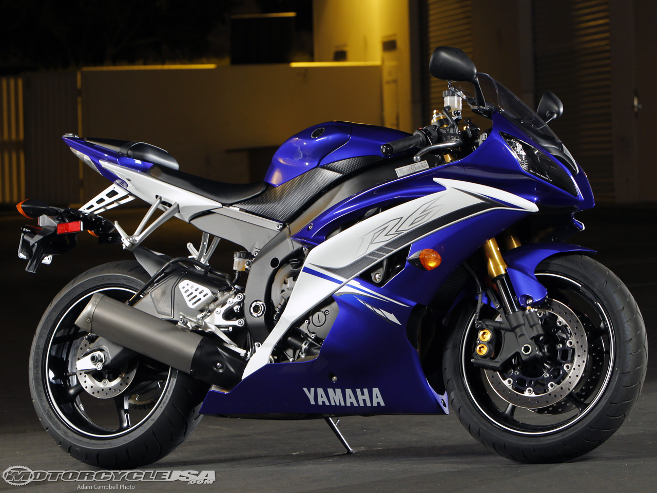 2011款雅马哈YZF-R6摩托车图片1