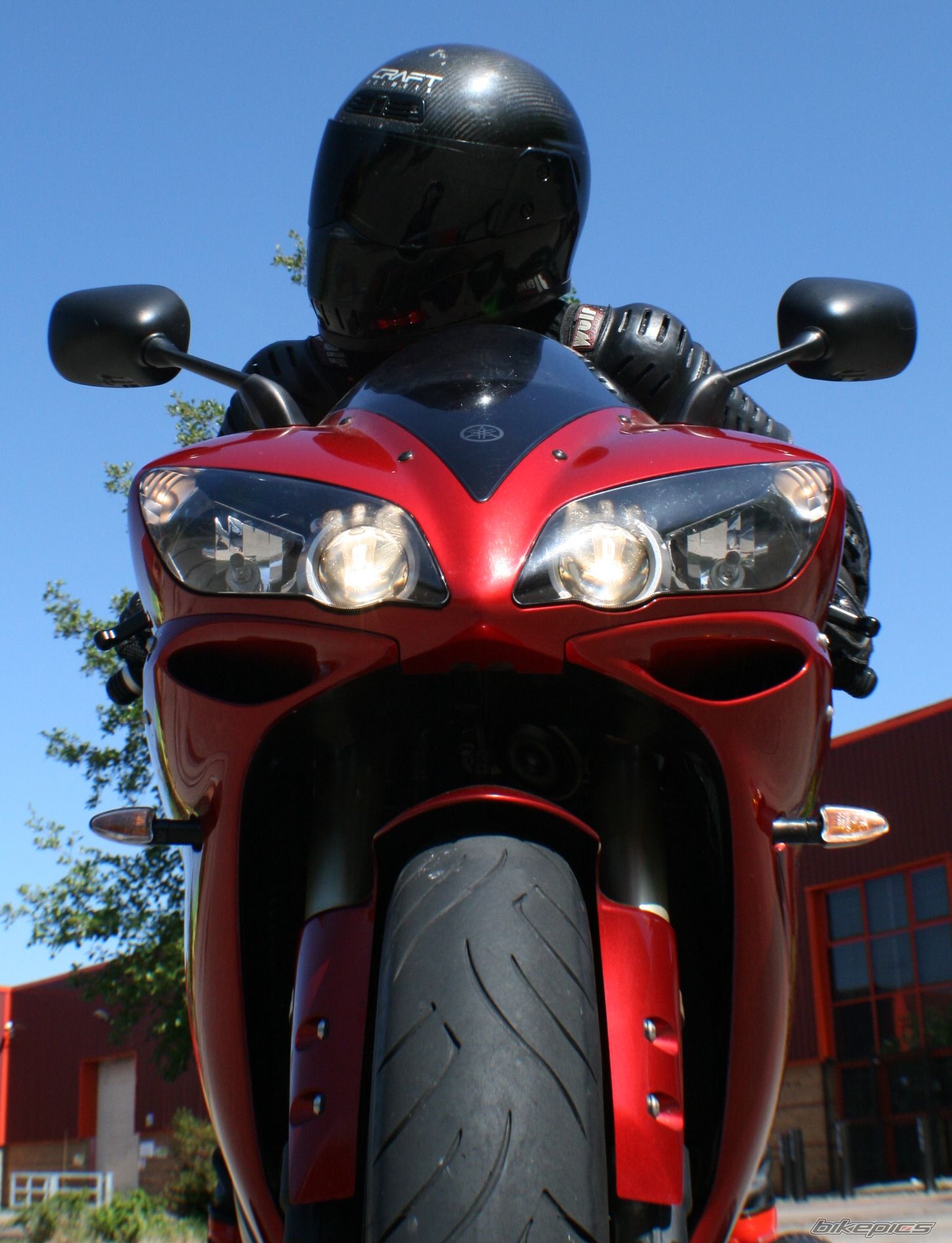 2006款雅马哈YZF-R1摩托车图片1