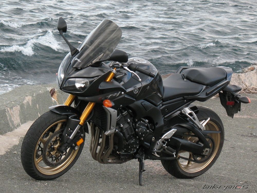 2008款雅马哈FZ1摩托车图片1