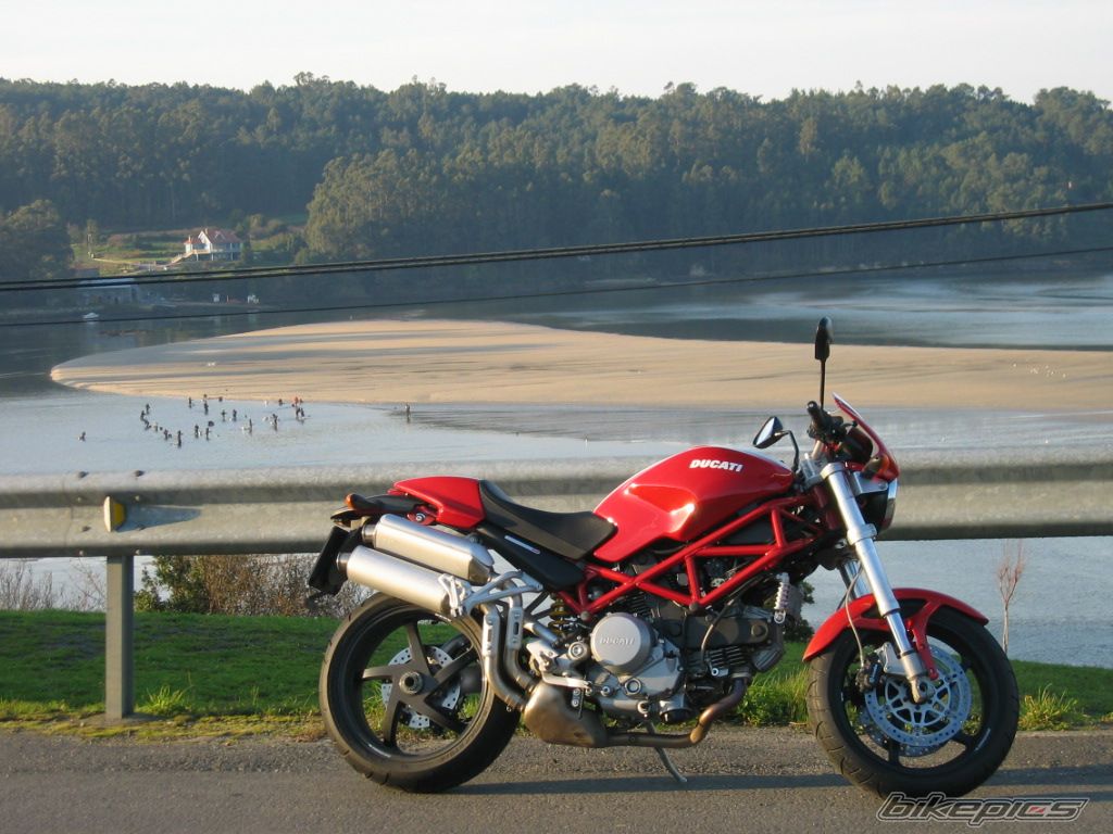 款杜卡迪Monster S2R 800摩托车图片3