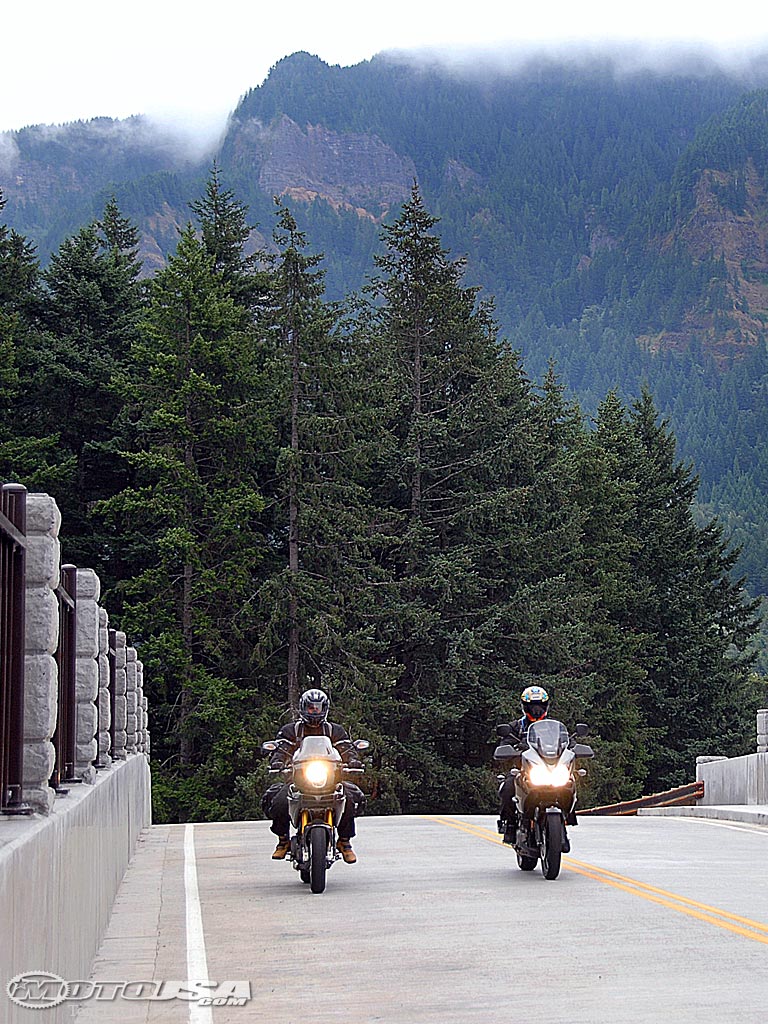 款杜卡迪Multistrada 1100 S摩托车图片2