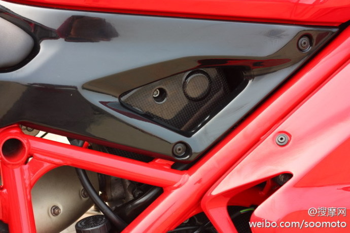 新到08款 杜卡迪1098-R 红色 全车多处碳纤维覆盖件 十二万余元 1098 R图片 2