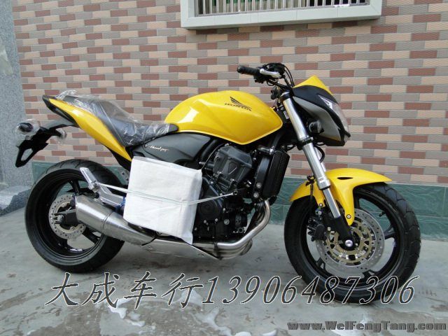 【全新本田街车】2012年款全新变款本田中量级街车白色-黑色黄蜂CB600F 图片 2