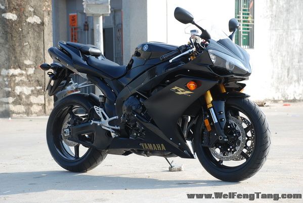 08年 YAMAHA 黑色超级战骏 YZF-R1 图片 2