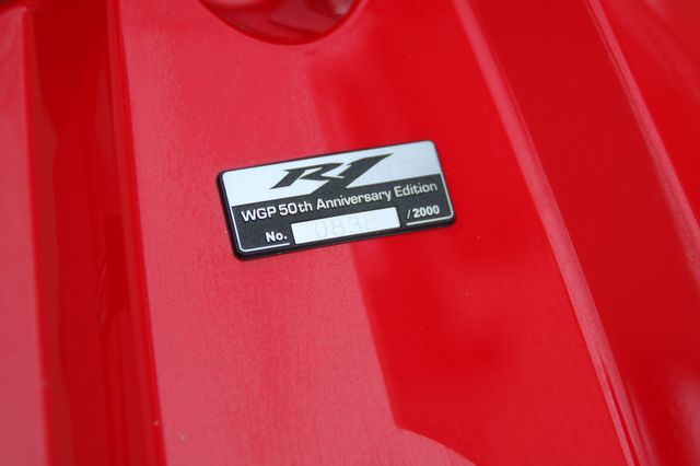 现货销售：2012全新r1 摩托gp50周年纪念版 图片 2