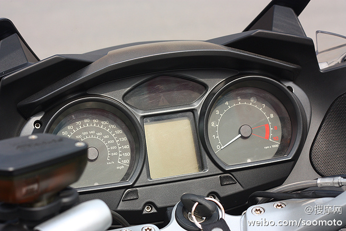 款宝马R1200RT摩托车图片3