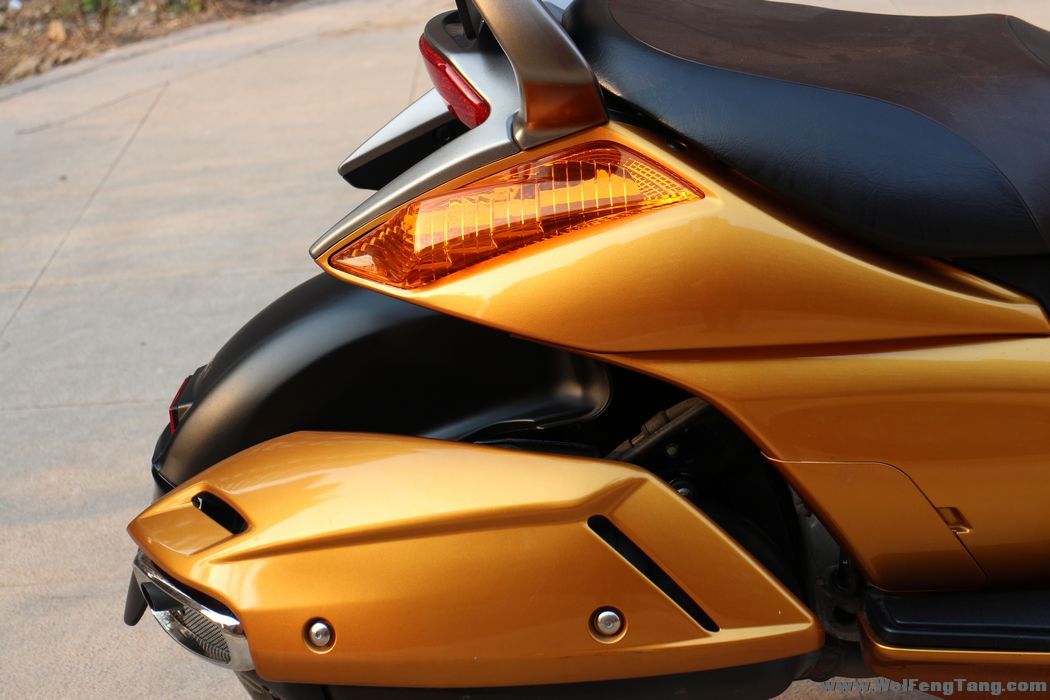 2009年铃木嘎马250摩托车 踏板摩托中的劳斯莱斯 金色 成色新 图片 2