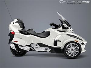 庞巴迪Spyder RT摩托车